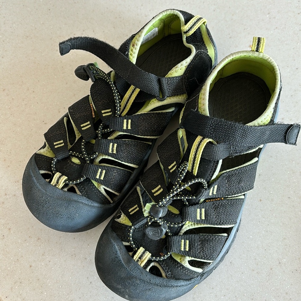 Keen • sandals